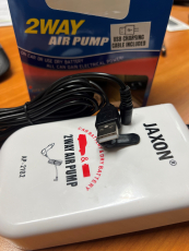 Dual Köderfischpumpe mit KFZ- und USB-Stecker (für LR20 Batterie geeignet). Neuheit 2024